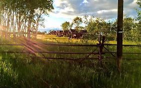 Flying U Ranch Hotel Seventy Mile House Canada